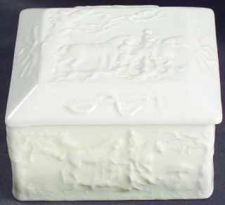 Wedgwood Devonshire (Off White) Square Box with Lid, Fine China Dinnerware   Off