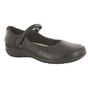 Naot Womens Reka Black Raven Black Crinkle Patent Shoes, Size 42 M   11100 N72