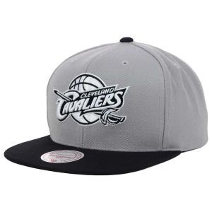 Cleveland Cavaliers Mitchell and Ness NBA Team BW Snapback