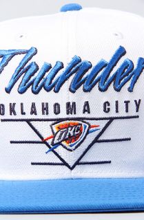 Mitchell & Ness The Oklahoma City Thunder Court Series Snapback Cap in White Blue