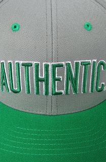 Vans Hat Authenticity Starter Snapback in Grey and Green