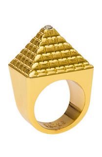 Black Scale Ring The Pyramid in Gold
