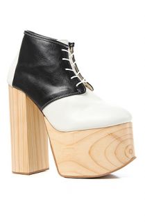 Deandri Shoe platform Boot in Black and White on Natural wood