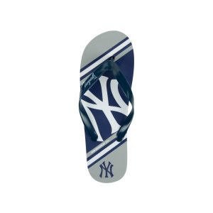 New York Yankees Forever Collectibles Big Logo Flip Flop