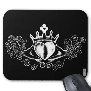 The Claddagh (White) Mouse Pad