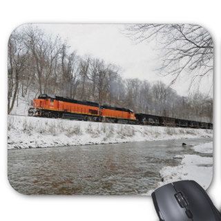 Bessemer and Lake Erie 907 leads a southbound Mousepad