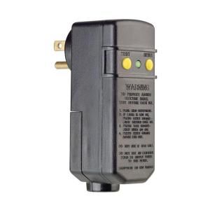Leviton 15 Amp Compact Right Angle Plug In GFCI   Black R50 16693 000