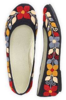 Guie Shoes Winter Floral Hand Embroidered Ballet Flats (6.5, Black) Shoes