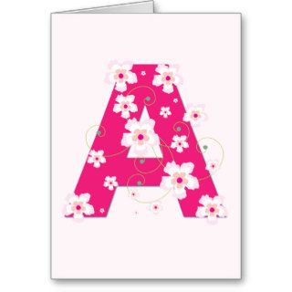 Tarjeta floral rosada bonita de la inicial A del m de