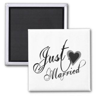 Naughy Grunge Script   Just Married Heart Black Magnets