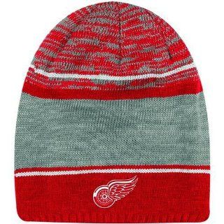 Detroit Red Wing hat  Reebok Detroit Red Wings Face off Long Knit Hat   Red  Sports Fan T Shirts  Sports & Outdoors