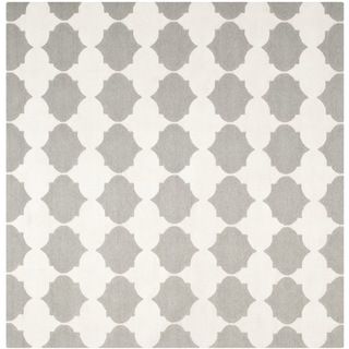 Handwoven Moroccan Dhurrie Grey Geometric Pattern Wool Rug (7 Square)