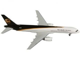 Gemini Jets UPS B757 200F Diecast Aircraft, 1200 Scale Toys & Games