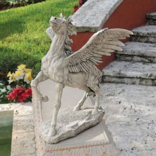 Design Toscano Grand Pegasus Winged Horse Sculpture   Garden Statues