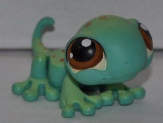 Gecko #111 (Smooth Green, Brown Eyes, Brown) Littlest Pet Shop (Retired) Collector Toy   LPS Collectible Replacement Single Figure   Loose (OOP Out of Package & Print) 