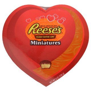VALENTINES DAY CHOCOLATE CANDY HEART BOX REESES PEANUT BUTTER CUPS MINIS 8 OZ  Chocolate Assortments And Samplers  Grocery & Gourmet Food