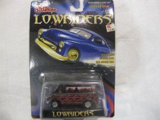 Low Riders Opening Hood Real Rubber Tires '40 Ford Pickup (on package) actually 70's conversion van RARE Racing Champions LE Die Cast Collectibles 164 Scale Toys & Games
