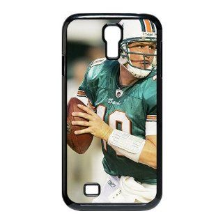 DIYCase NFL Series Miami Dolphins   Anti Scratch Hard One Piece Case for Samsung Galaxy S4 I9500   Black Back Case Custom   2381754 Cell Phones & Accessories