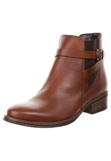 Pier One   Boots   brown