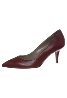 Taupage   Classic heels   red