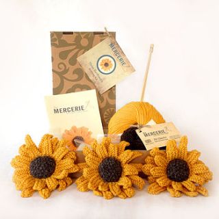 three sunflowers knitting kit by the mercerie