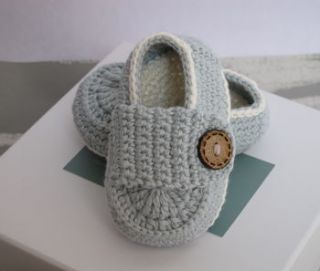 hand crochet bamboo baby shoes by attic