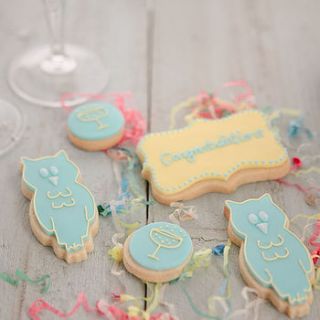 congratulations biscuit gift box by honeywell bakes