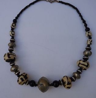 black and white beaded necklace by alkina