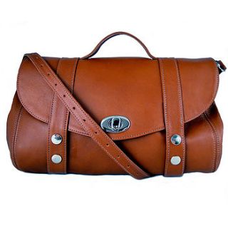 handcrafted tan lea bag by freeload leather accessories