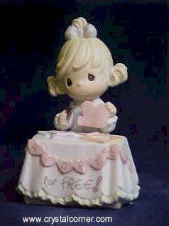 Precious Moments GIVING MY HEART FREELY 650013 Love Romance New   Collectible Figurines