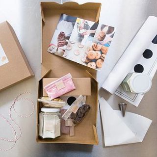 macaron making kit by la dinette