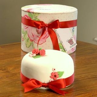 vintage rose hat box cake by original hat box cake co