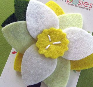 tri petal broach by candy bows