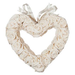 sola rose heart wreath offer by yatris home and gift
