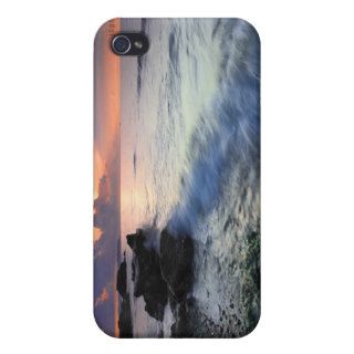 The sun rises and the wave crashes iPhone 4/4S cover