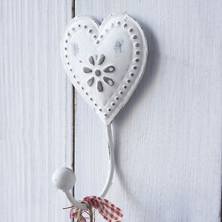 white distressed heart hook by live laugh love