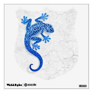 Climbing Blue Gecko on a White Wall Wall Decor