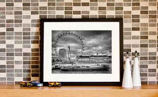 london wheel fine art print by tuomuro