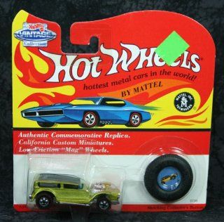 Hot Wheels 1993 Vintage Collection The Demon Car with Matching Collectors Button Toys & Games