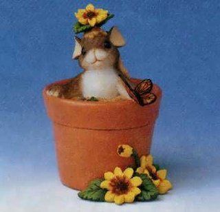 Charming Tails Flower Pot Surprise 88/112   Collectible Figurines