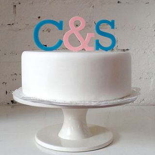 initials with ampersand cake topper by miss cake