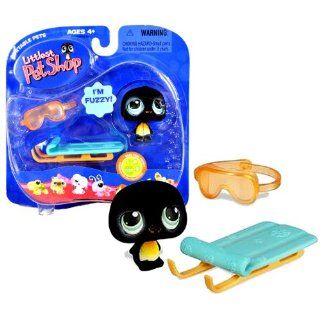 Hasbro Year 2007 Littlest Pet Shop Portable Pets "Real Feel Pets" Series Bobble Head Pet Figure Set #333   Black Penguin with Snow Sled and Goggle (63419 Toys & Games