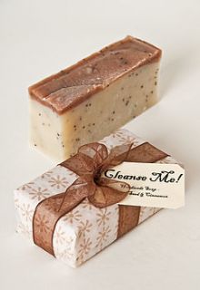 poppy seed and cinnamon handmade soap by apply me