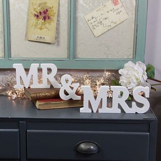 'mr & mrs' letter decoration by lisa angel wedding