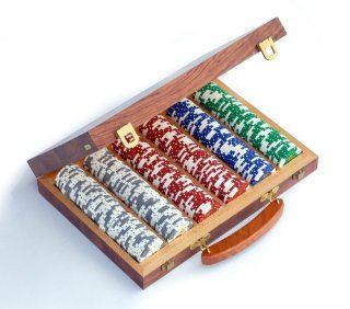 Classic Poker Chip Set   Camphor Wood Case & 300 Chips Toys & Games