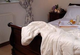 naturally hypoallergenic silk duvets by the chateau company