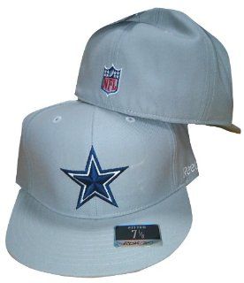 Dallas Cowboys Grey Fitted Flat Brim Sideline Reebok Cap / Hat (6 7/8)  Sports Fan Baseball Caps  Sports & Outdoors