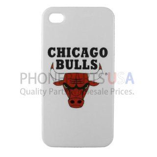 iPhone 4 Hard Shell Case Back Cover   NBA Chicago Bulls Cell Phones & Accessories