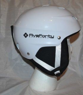 size M Ski snowboard snow Helmet Snowjam 540 model T9, 2012 color White NEW  Sports & Outdoors