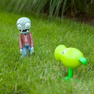 Plants vs. Zombies Lawn Ornament